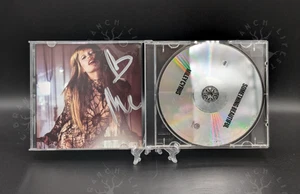 Miley Cyrus Something Beautiful CD FIRMADO EN MANO SE ENVÍA EN CAJA 📦 - Imagen 1 de 5