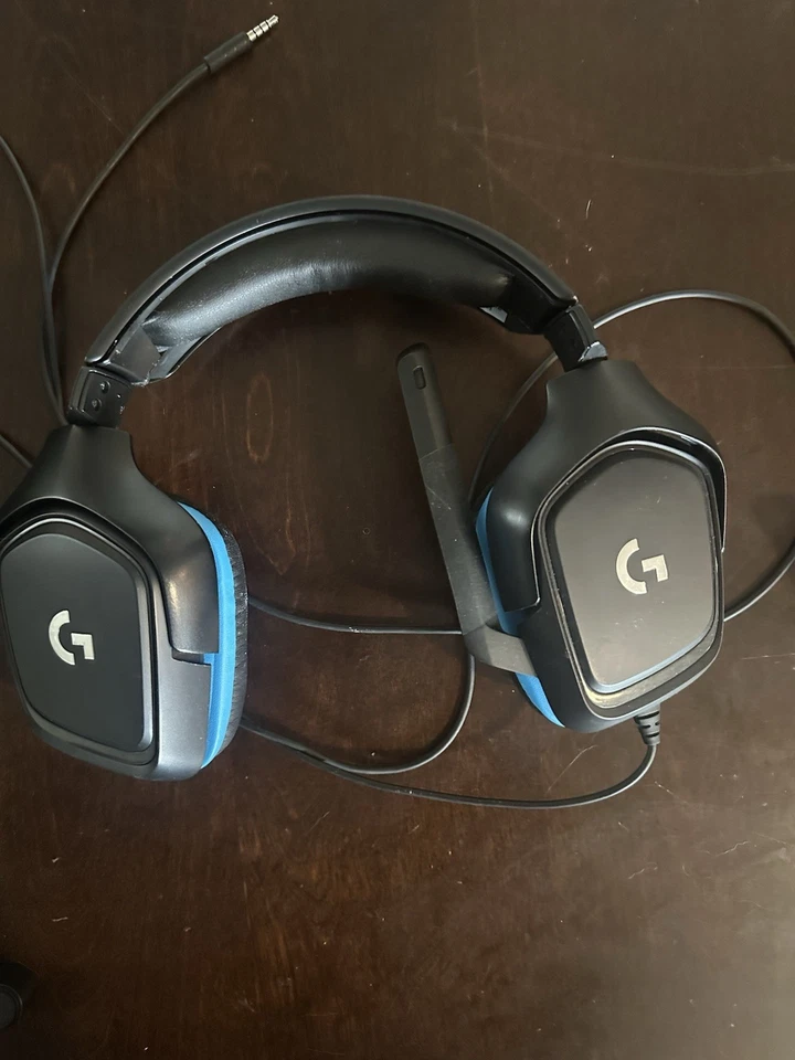 Logitech - G432 Wired Gaming Headset for PC - Black/Blue Headphones - Image 1 of 2