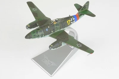 AA35711 Corgi Me 262A 1/72 Model Yellow 17 Luftwaffe JG 7 Nowotny - Image 1 of 2