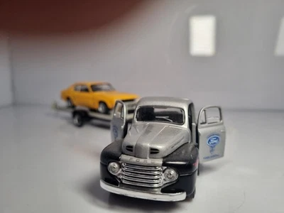 Model 1/43 Hongweel FORD F-100 1982 pick-up , Carrello E Ford Capri X Diorama - Immagine 1 di 4
