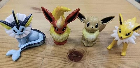Tomy Pokemon Evie Jolteon Flareon Vaporeon Cover