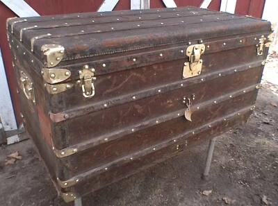 Antique Louis Vuitton trunk, monogram canvas, brass HW early 1900s ships free - Image 1 of 4