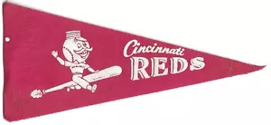 Gagliardetto vintage anni 60 Cincinnati Reds 4" x 9" ORIGINALE Mr Redlegs in sella a una mazza - Foto 1 di 3