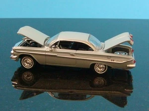 1961 Chevy Impala Bubble Top 409ci V-8 Super Sport 1/64 Scale Limited Edition S - Picture 1 of 7
