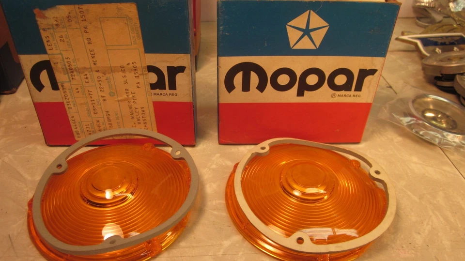 2 NOS MOPAR LENS AMBER 3620889 1960-1970 DODGE BIG TRUCK T/S LENS - Image 1 of 2