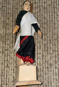 HANDGESCHNITZTE HOLZPUPPE AUS INDIEN - Bild 1 von 4