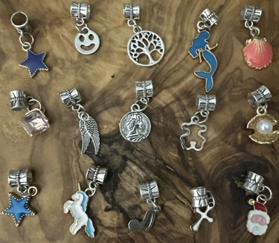 Hágalo usted mismo Lote de 15 Dijes Concha de Sirena Imitación Perla Cruz Santa Estrella Moneda Unicornio Árbol Foto 1 de 3