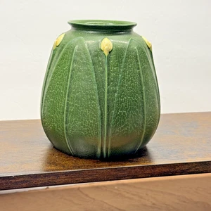 Ephraim Faience Quintessen Vase created 2009, retired 2015 , 446 created - Picture 1 of 5