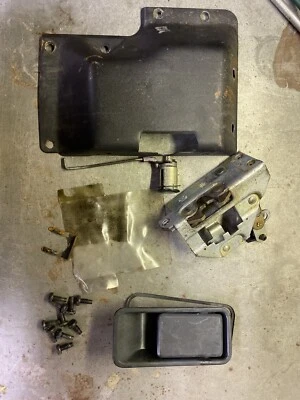 Conjunto de cubierta de pestillo de puerta trasera Jeep TJ Wrangler OEM sin llave 97-02 Foto 1 de 4