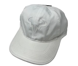 NUOVO cappello berretto Nike 2016 uomo Rafa Nadal Bull Featherlight - bianco/bianco, 715146-101 - Foto 1 di 6