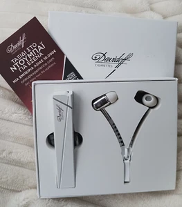 DAVIDOFF CIGARETTES ADVERTISIGN  WHITE  SET  LIGHTER  + HEADPHONES -  041 !! - Picture 1 of 16