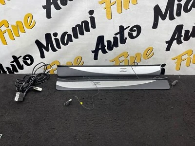 09-17 NISSAN 370Z PUERTA LATERAL DERECHA E IZQUIERDA ALFÉIZAR ILUMINADO RASGUÑO PLACA MOLDURA Foto 1 de 4