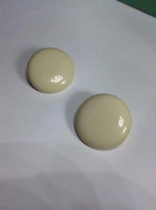 Vintage Bakelite Buttons Pair Large Cream - Picture 1 of 9