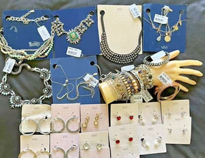 Lot OF NEW 28 Pc VIVI NECKLACES BRACELETS EARRINGS CRYSTAL Bling $866 Retail - Picture 1 of 16