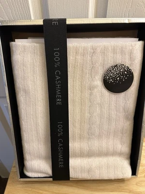 Novo com etiquetas Tahari marfim off white 100% cashmere malha lance 50x60” - Imagem 1 de 2