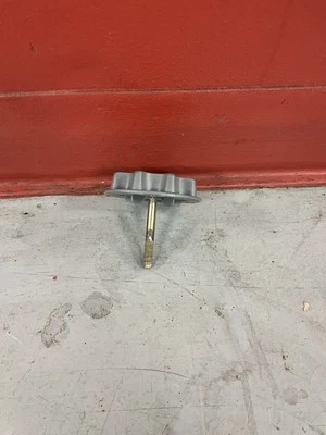 2004 - 2009 Toyota Prius Spare Tire Lock Down Holder Hardware Bolt Gray OEM Wing Foto 1 de 3