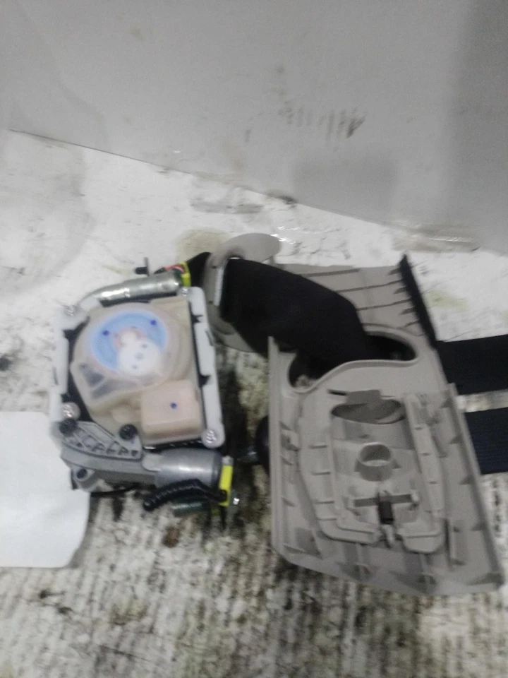 Used Front Right Seat Belt Front fits: 2018 Honda Clarity passenger retractor Fr Foto 1 de 4