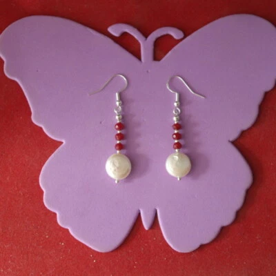 Bonitos Pendientes de Plata con Perlas de Agua Dulce y Rubí 1,7 Gr 3,5 Cm. Ganchos largos + Foto 1 de 4