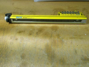 SICK M4000 ADVANCED AP LIGHT BEAM SAFETY DEVICE FOR PARTS ONLY MISSING 1 END - Picture 1 of 10