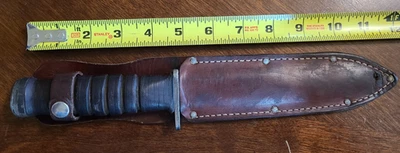 Cuchillo de lucha de la Segunda Guerra Mundial a Nam Era de bayoneta y funda de cuero probablemente carabina M1 Foto 1 de 4