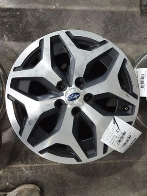 Llanta Subaru Forester 2019-2024 aleación 17x7 6 radios en Y mecanizada con bolsillos grises Foto 1 de 4