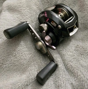 Abu Garcia Revo SX Baitcasting Reel - Picture 1 of 6