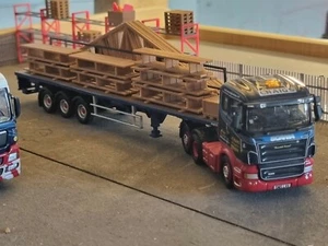 Diecast Flatbed Roofing Load - Picture 1 of 3