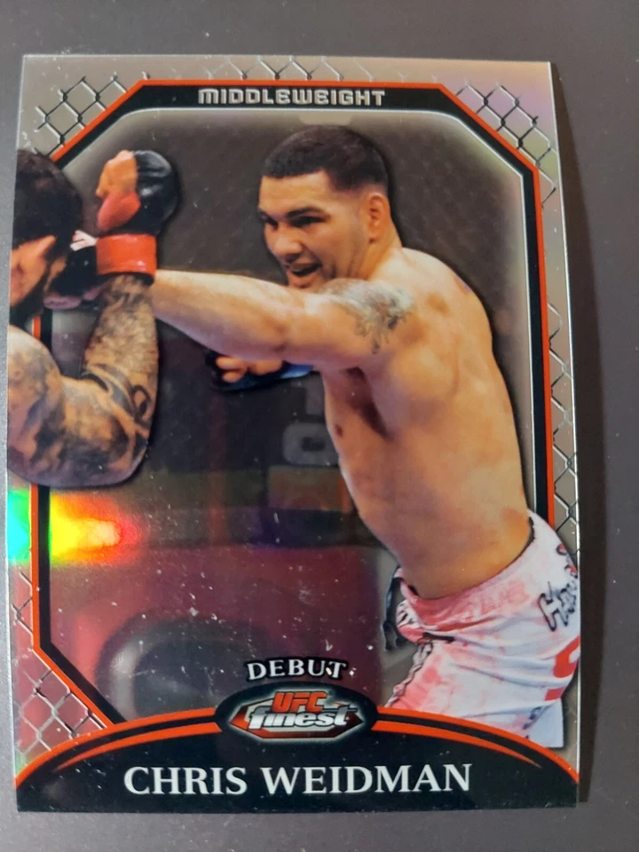 Chris Weidman #11 Debut 2011 Topps UFC Finest Refractor #546/888 - Image 1 of 2