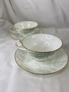 Juego de 2 tazas de té y platillos Noritake Grand Vert con borde dorado hueso blanco - Imagen 1 de 17
