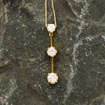 Collar de cadena con colgante articulado de diamantes de recuerdo de oro amarillo de 14k 21 3/4" Foto 1 de 4