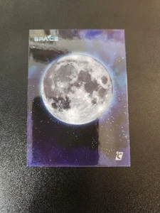 2025 Cardsmiths Space Galactic Edition The Moon #2 Crystal Sparkle Parallel - Picture 1 of 2
