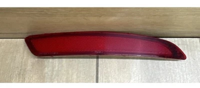 2014-2019 FORD FIESTA SEDAN REFLETOR DE PARA-CHOQUE TRASEIRO DIREITO FABRICANTE DE EQUIPAMENTO ORIGINAL - Imagem 1 de 3