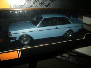 1:18 Ixo Volvo 240 Turbo Custom Tuning azul/azul en embalaje original - Imagen 1 de 1