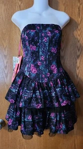 Vestido Betsey Johnson Floral con Volantes en Niveles Sin Mangas IB27667 NUEVO CON ETIQUETAS $208 - Talla 6 - Imagen 1 de 8