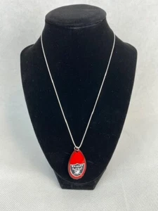 NFL Las Vegas Raiders Vintage Teardrop Spinner Necklace - Picture 1 of 1