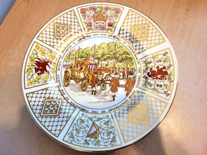 Queen Elizabeth 11 Silver Jubilee Ltd Edition 27.5cm Display Plate by Caverswall - Picture 1 of 8