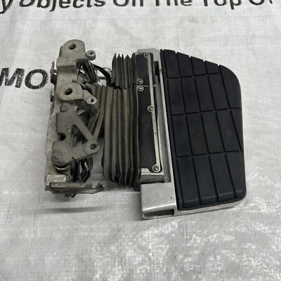 1990-2000 Honda Goldwing GL1500 SE оригинальная правая боковая опора для ног б/у - Изображение 1 из 4