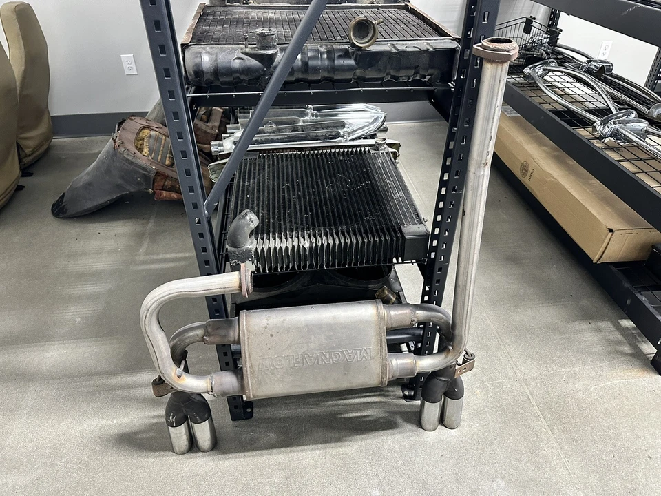 Silenciador sistema escape Magnaflow para Ferrari Dino 246 GT y Spider excelente Foto 1 de 4