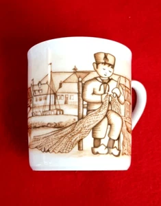 Vintage Dutch Childs Mug NEDERLANDSE KLEDERDRACHT  Urk Porcelain Small Cup - Picture 1 of 6