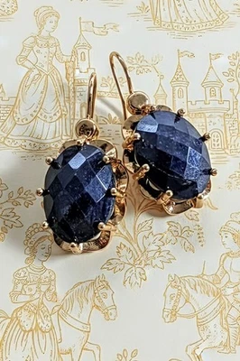 Pendientes grandes rellenos de oro de zafiro natural a cuadros tallados Foto 1 de 4