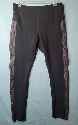 Leggings Lysse para mujer talla grande negros de cuero como rayas en las piernas Foto 1 de 4