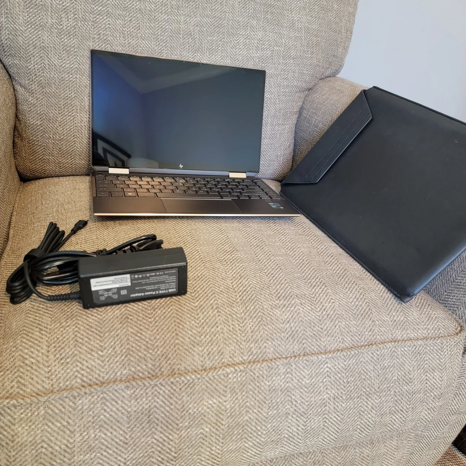 HP Spectre 13.3 Convertible Laptop. AP0033DX Charger & Case Windows 10 - image 1 of 4