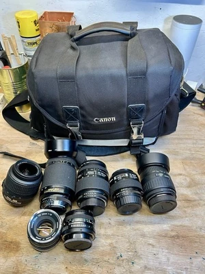 Lote de lentes Nikon/Canon/Sigma con bolsa sin probar Foto 1 de 4