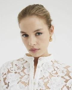 River Island Womens Shirt White Short Sleeve Lace Fabric Curved Hem Buttons Top - Picture 1 of 7