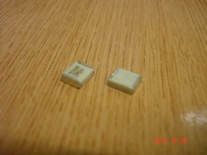 Tapa poliéster metalizado SMT, 100nF 63V (X5) - Imagen 1 de 1