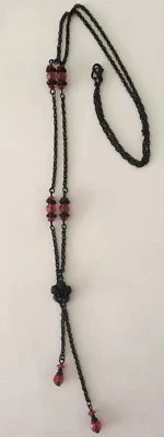 COLLAR ROSA NEGRO Cuentas de Vidrio Rojo Colgante Cadena Larga Romántico Amor Gótico 30” Foto 1 de 4