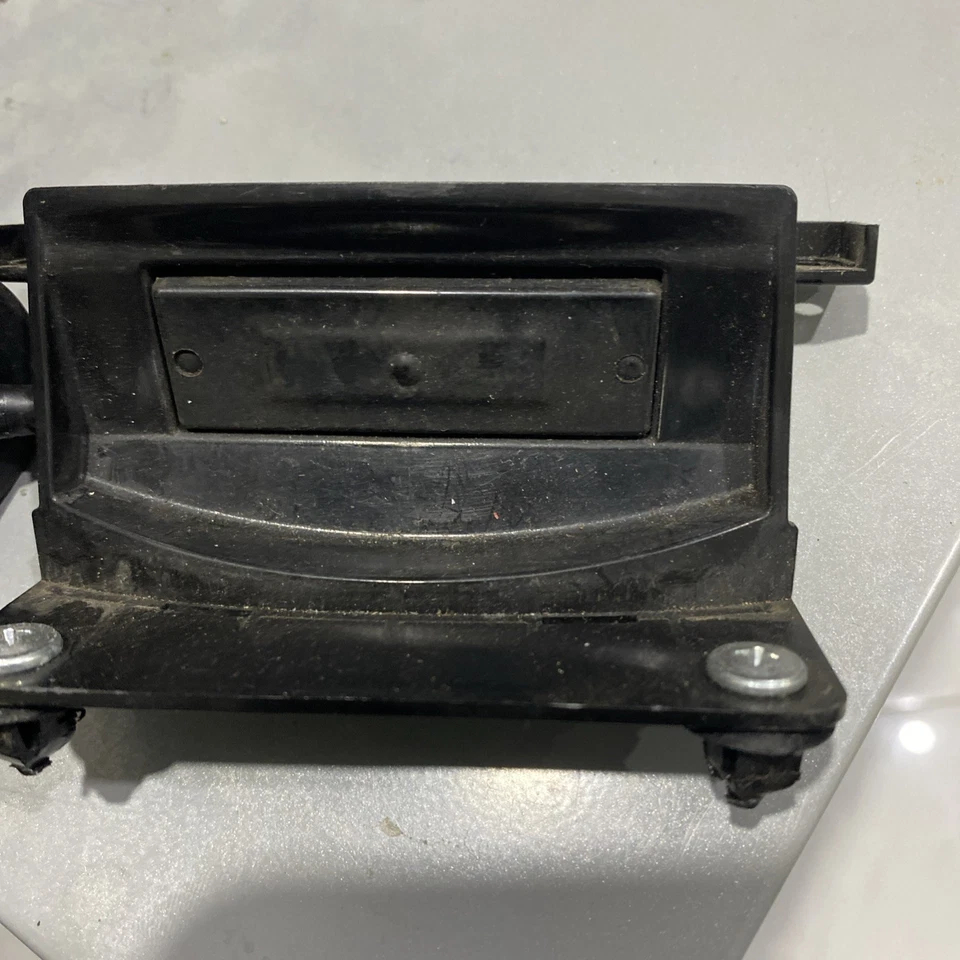 Manija de puerta trasera genuina OEM 817201R210 para Hyundai Accent 2011-2019 Foto 1 de 1
