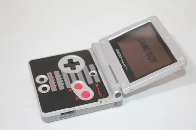 Sistema portátil NES Edition Nintendo Game Boy Advance SP Foto 1 de 4