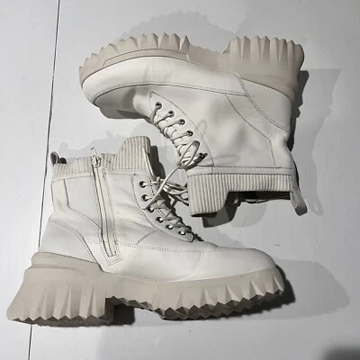 Botas de plataforma Nurture Whitney de cuero resistentes al agua con suela con cordones Foto 1 de 4