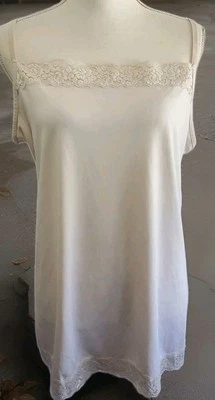Moda Bug Cami Top Talla 1X Marfil Encaje Coqueta Y2K Años 90 Elástico Ajustable Foto 1 de 4